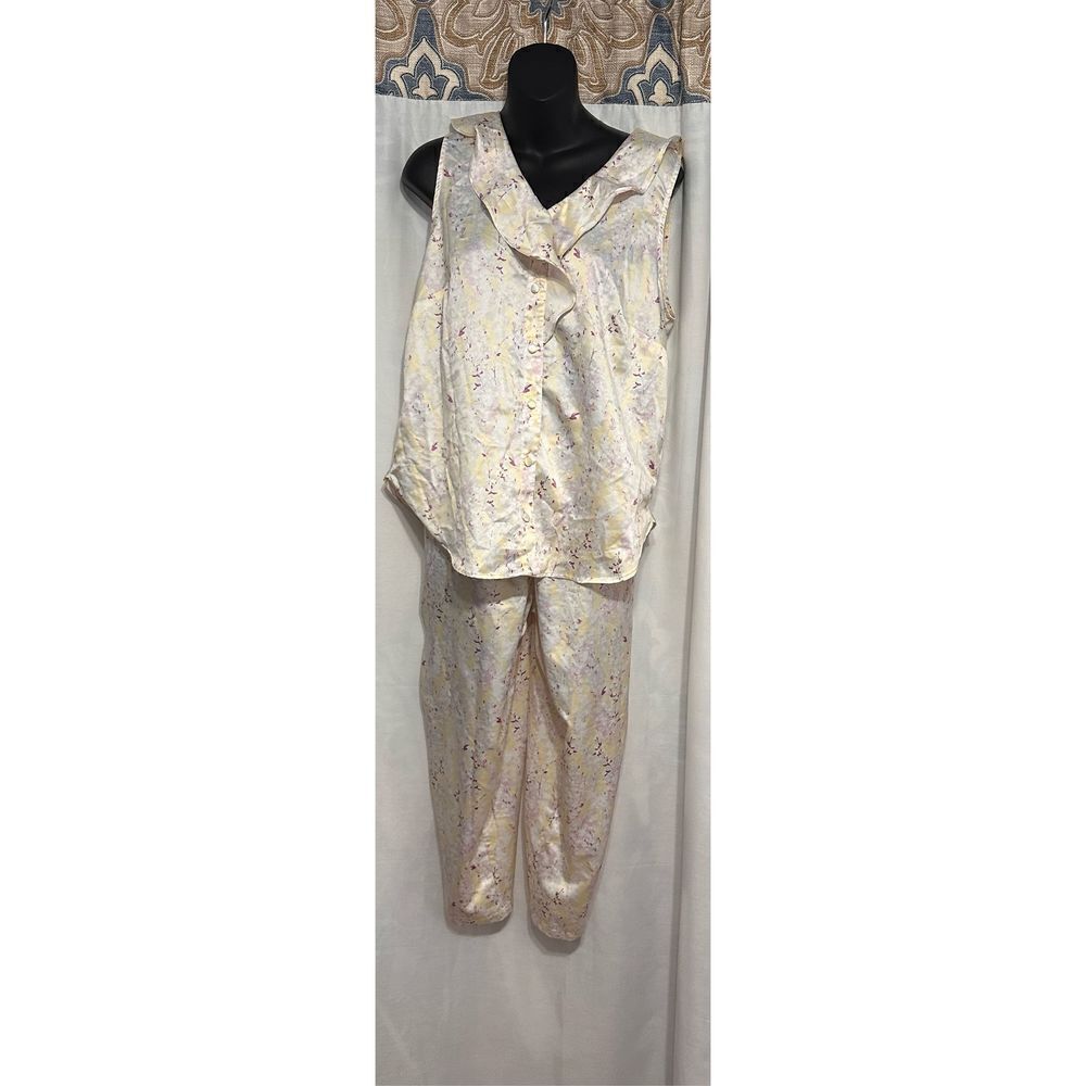 Great Condition Cabernet by Sleep Sense Pajama Set Sz medium PJs Pink Floral pol